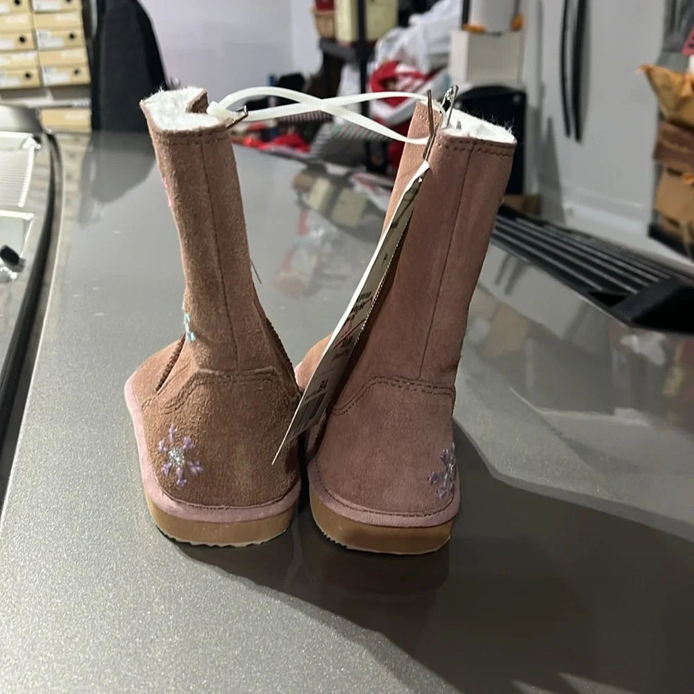 Reebok Weebok Snowflake Winter Boots new suede Girls Toddlers Size 9